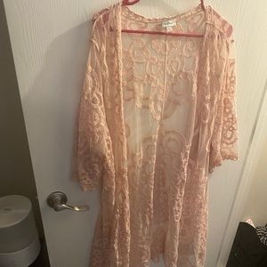 Avenue lace kimono